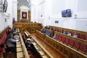 Impuesto de jóvenes para comprar viviendas o cuchillería de Albacete, puntos del pleno de este jueves en las Cortes