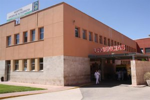Hospitalizado un joven de 17 años tras resultar herido en la colisión de una moto y un coche en Manzanares