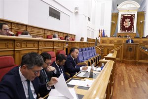 La ley de medidas urgentes de vivienda en C-LM sale adelante con los votos de la mayoría socialista