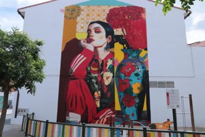 'La niña de fuego', mural de Dan Ferrer que luce ya en el parque Príncipe de Asturias de Illescas
