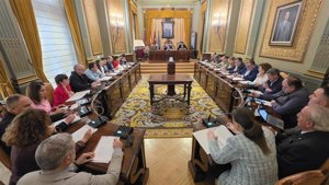 La regularización extraordinaria de inmigrantes vuelve a enfrentar a PP, PSOE y Vox en la Diputación de Albacete