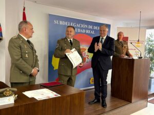 Miguel Hervás recibe el reconocimiento de la Subdelegación de Defensa en Ciudad Real