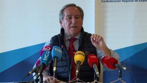 Nicolás (Cecam) ve un "auténtico disparate" la decisión del AVE: "Hay regiones que lo merecen todo y otras que menos"