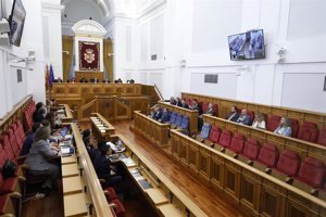 PSOE, PP y Vox evidencian en las Cortes sus diferencias sobre el modelo fiscal que necesita Castilla-La Mancha
