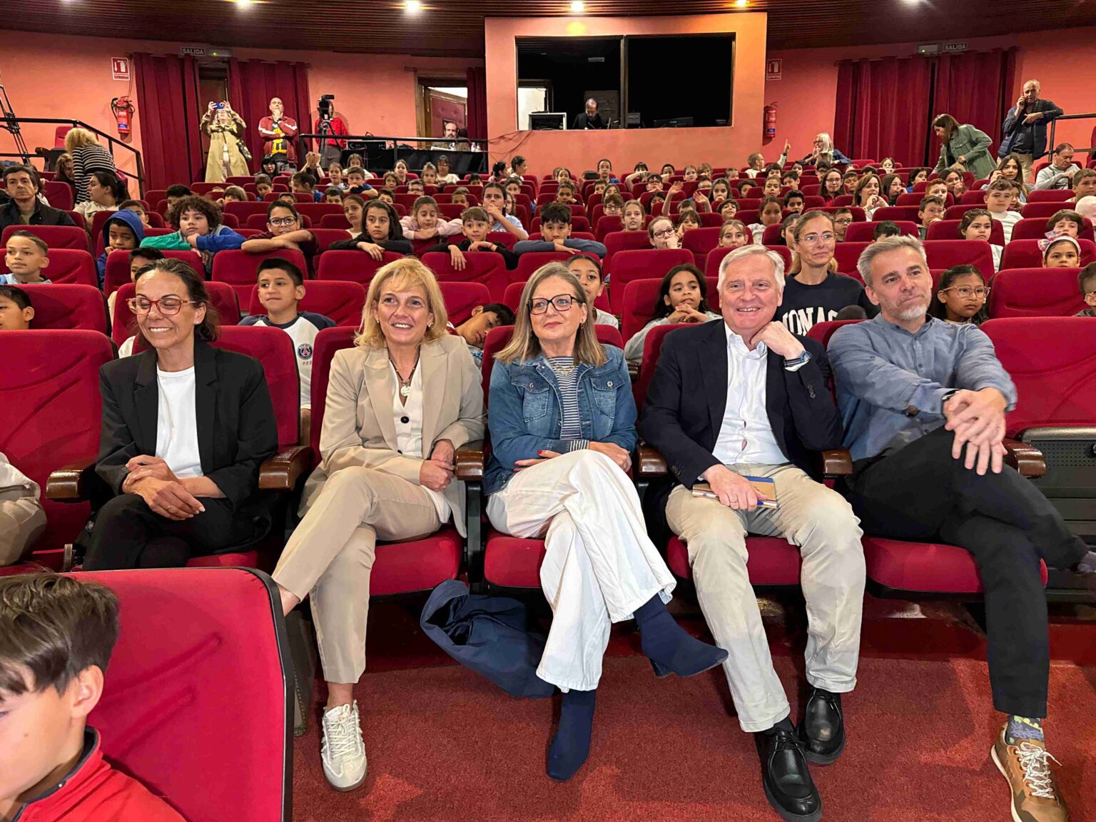 Pleno Escolar Municipal en el Teatro Quijano de Ciudad Real sobre los abuelos
