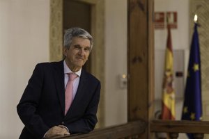 Sabrido ve a Pedro Sánchez como "un socialista rebelde e inconformista": "Merece la atención de los jóvenes"