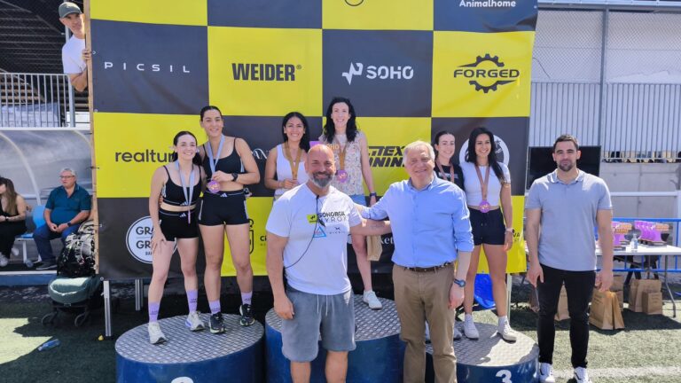 Atletas compitiendo en el II Hyrox Trial Soho Training Center en el Polideportivo Rey Juan Carlos de Ciudad Real
