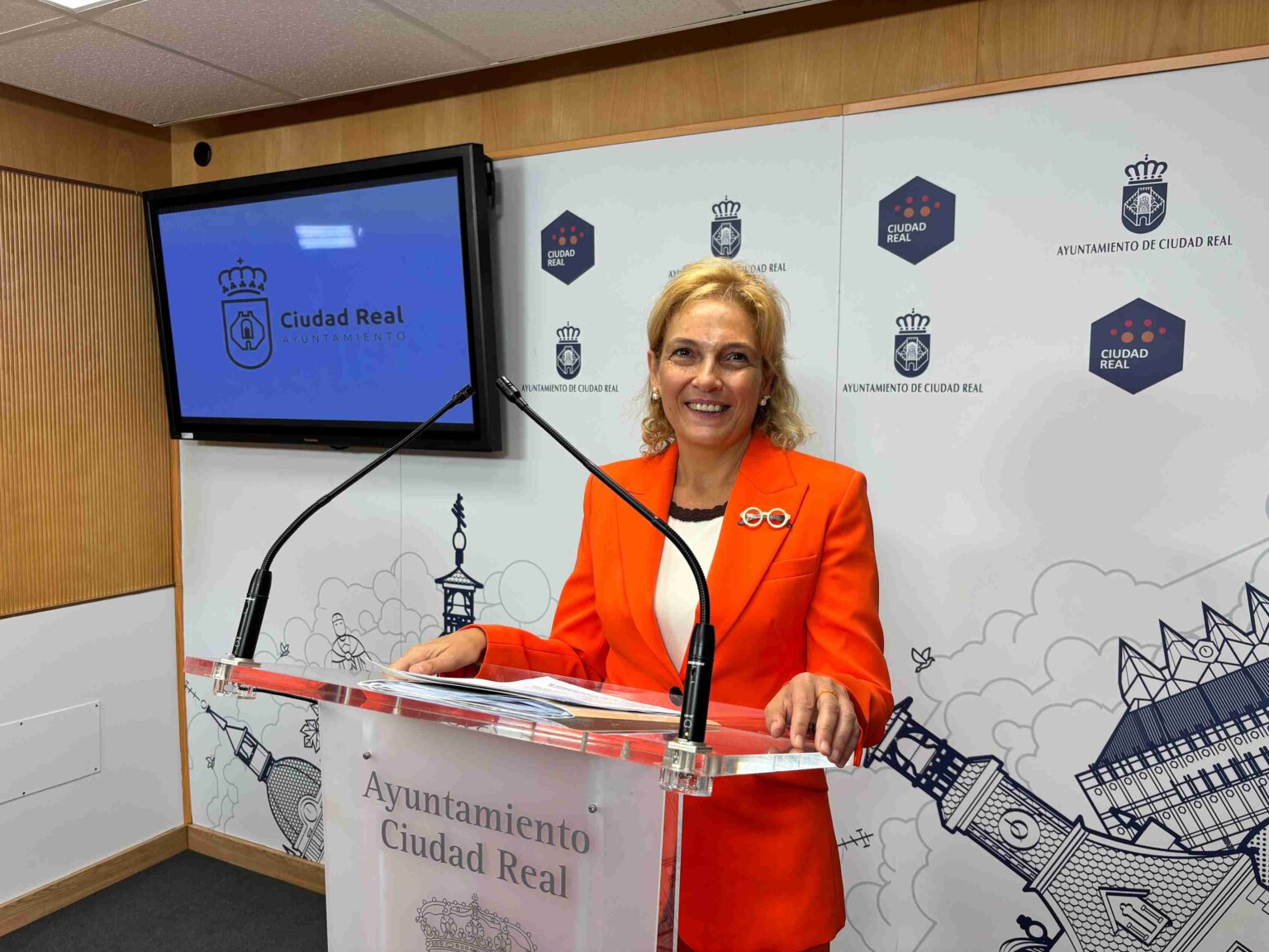 La concejal de Igualdad de Ciudad Real, María José Escobedo, denuncia la reclamación de la Junta por el Plan Corresponsables