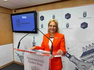 La concejal de Igualdad de Ciudad Real, María José Escobedo, denuncia la reclamación de la Junta por el Plan Corresponsables