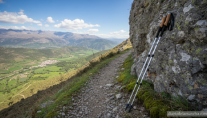 Bastones de trekking aluminio para senderismo en montaña