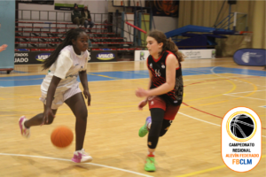 Pabellón Puerta de Santa María de Ciudad Real durante una competición de baloncesto alevín