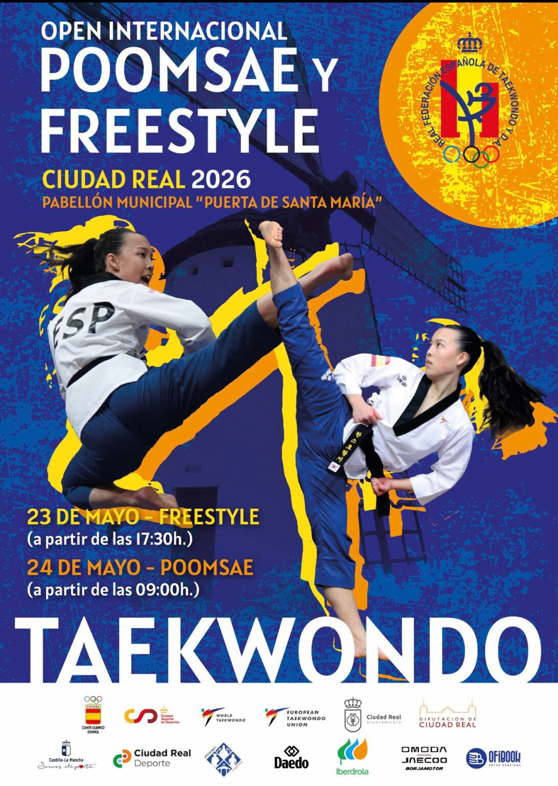Competidores de taekwondo en el Pabellón Puerta de Santa María de Ciudad Real