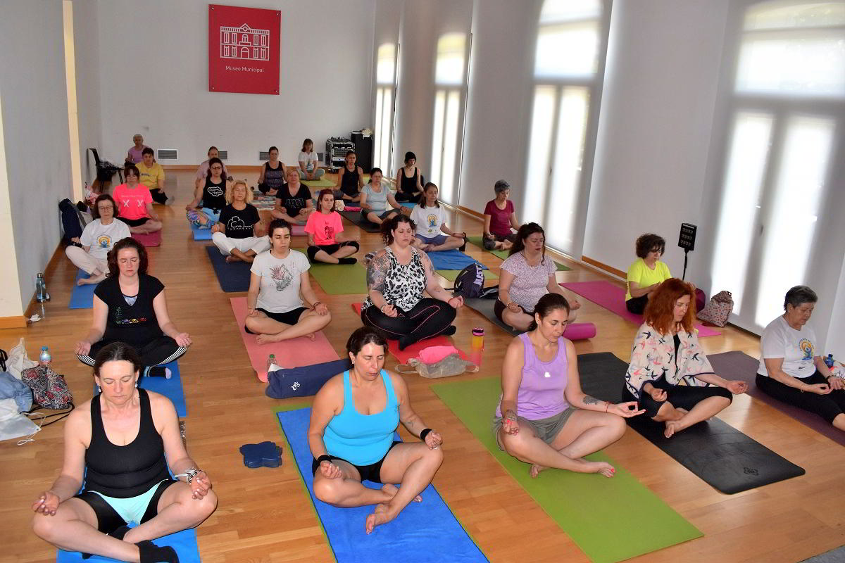 Enoko Transforma el Museo Cristina García Rodero en un Santuario de Meditación para el Día del Yoga 3