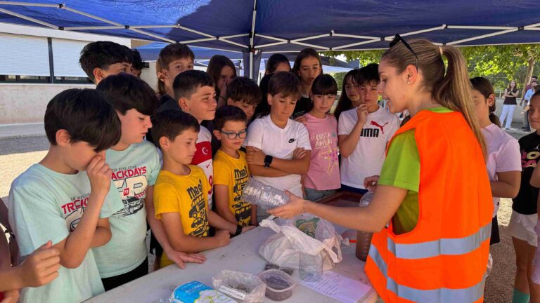 Alumnos del CEIP Don Quijote en talleres de concienciación medioambiental