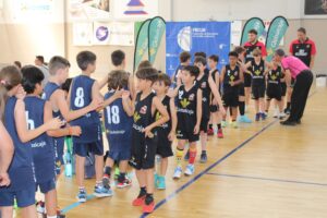 Niños y niñas en la clausura del Circuito Benjamín Globalcaja 2026 en Tomelloso