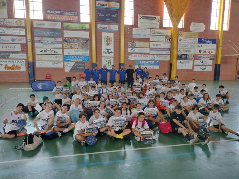 Niños y niñas participando en el evento final de las Escuelas de Tecnificación FBCLM en Campo de Criptana