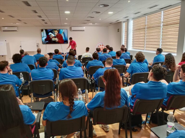 Alumnos en la fase presencial del curso de entrenador de baloncesto grado medio en Castilla-La Mancha