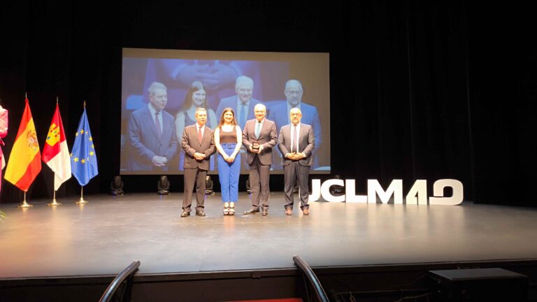 Gala del 40 aniversario de la UCLM en el Teatro Municipal Quijano de Ciudad Real