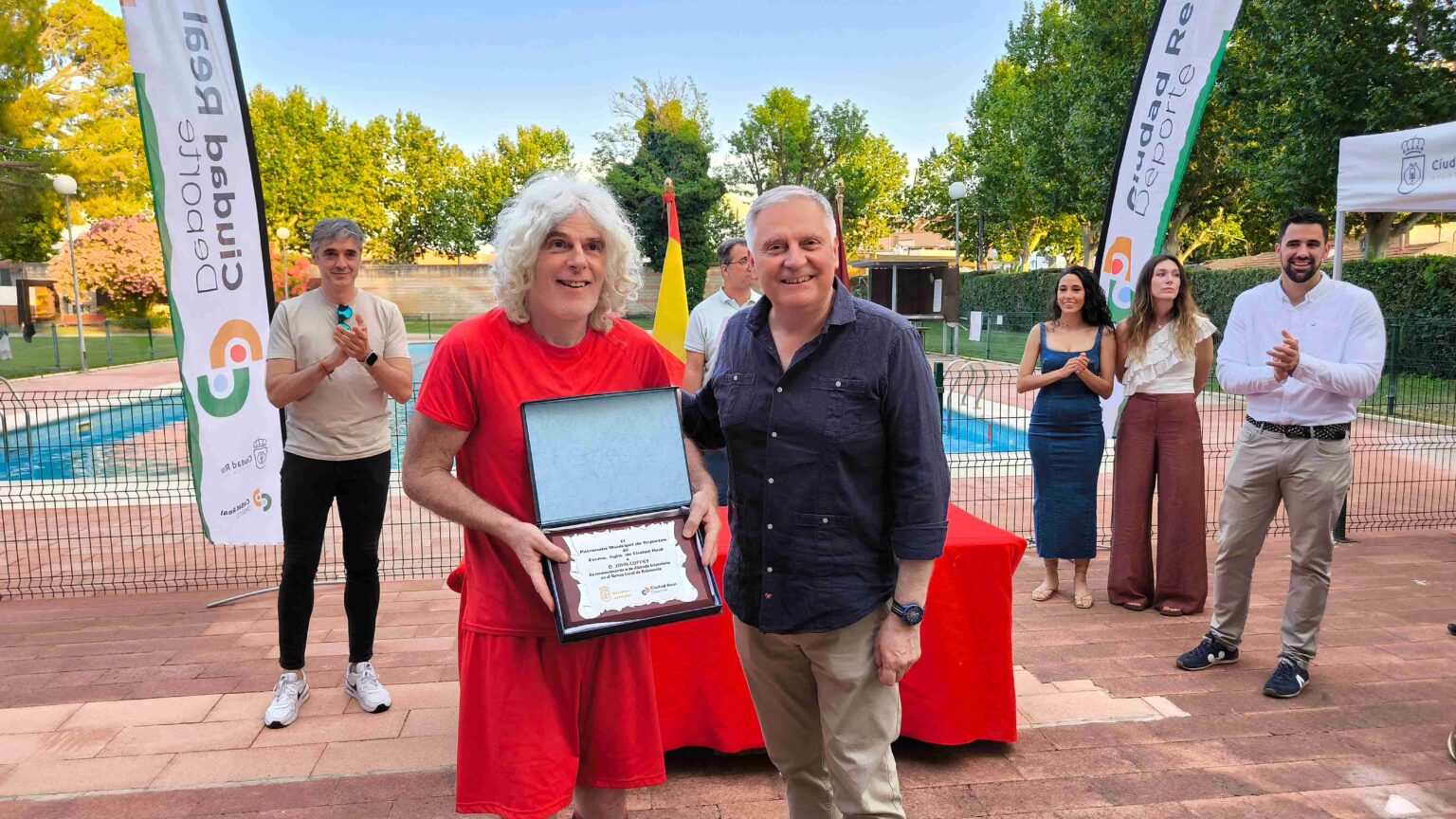 Entrega de premios de las ligas locales de Ciudad Real en la piscina Puerta de Santa María