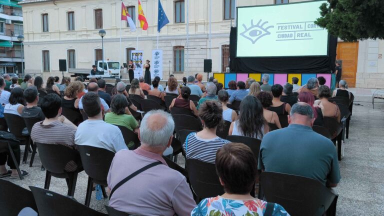 Primera sesión del 28 Festival Corto en la Plaza de los Mercedarios de Ciudad Real