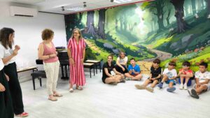Niños participando en la ludoteca inclusiva de verano de Ciudad Real en La Bruja Fusa