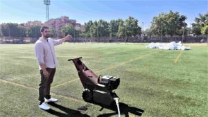 Obras de renovación del césped artificial del campo de fútbol Ciudad Sur de Ciudad Real