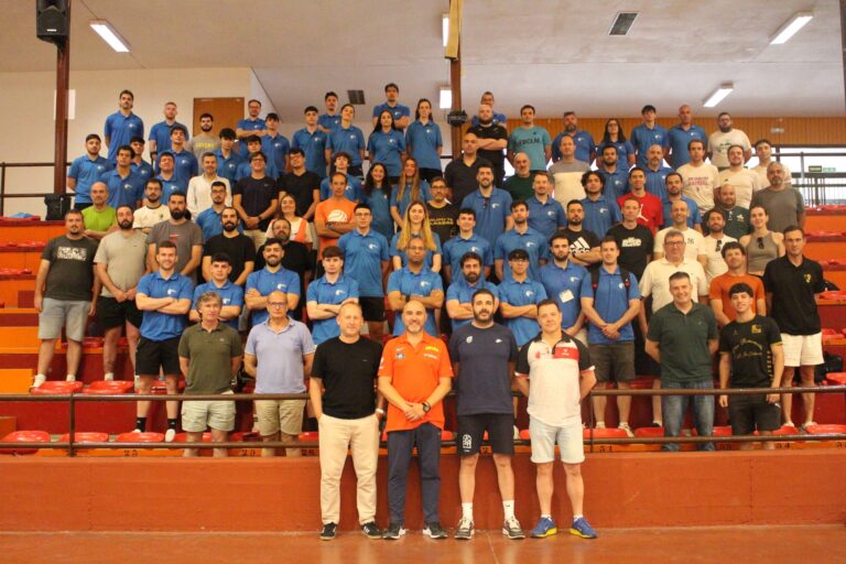 Ponencia de Chus Mateo en el Clinic de Entrenadores 2026 de la FBCLM en Alcázar de San Juan