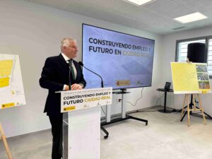 Francisco Cañizares en la presentación del Polígono Oretania