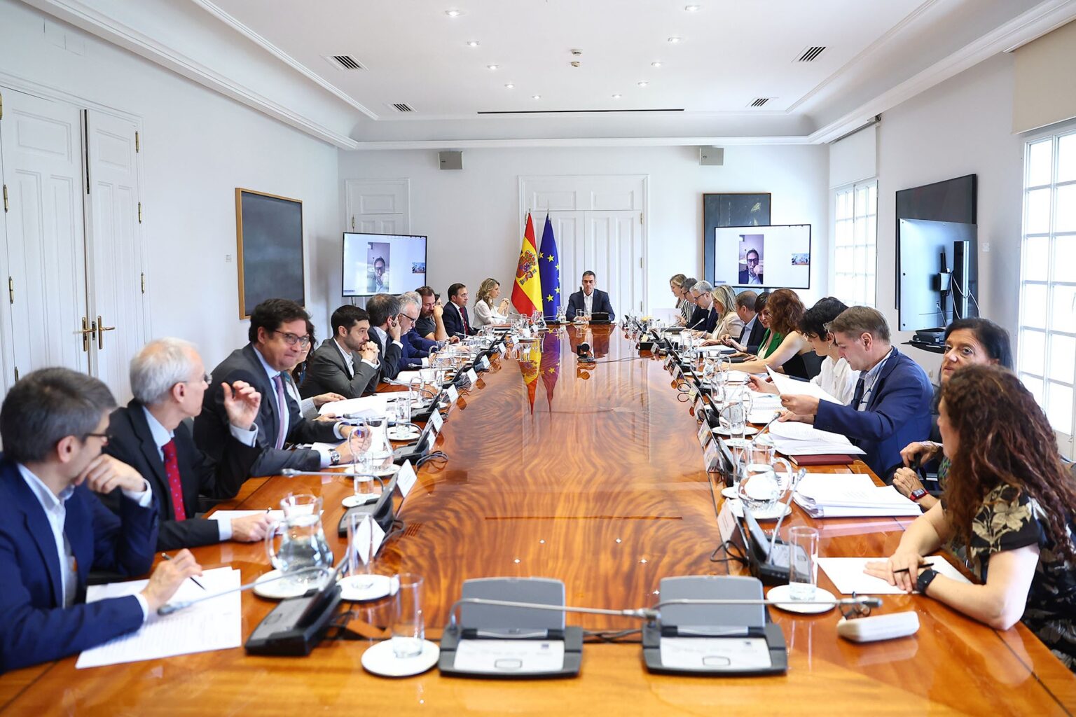 La Moncloa: El Presidente Detalla los Pasos Finales para el Plan de Recuperación en Agosto 9 La Moncloa: El Presidente Detalla los Pasos Finales para el Plan de Recuperación en Agosto 9