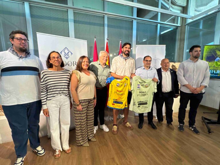 Jorge Maqueda presentado como nuevo fichaje del BM Caserío Ciudad Real