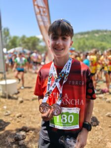 Kevin Hervás y Sara Gras, atletas de Castilla-La Mancha en el Campeonato de España de Carreras por Montaña en Edad Escolar 2026
