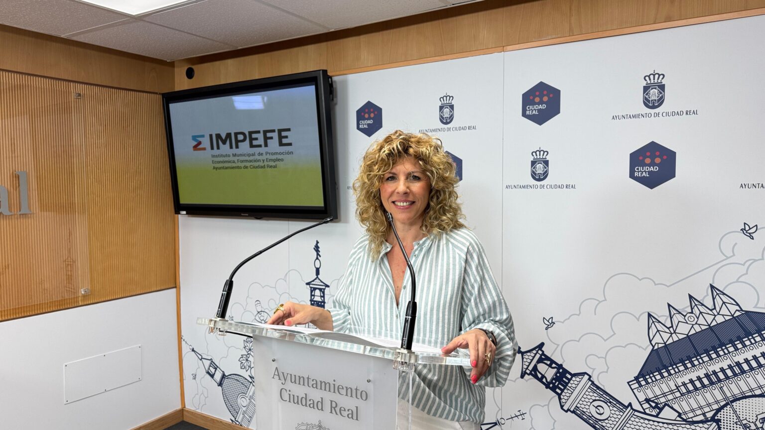 Yolanda Torres, concejala de Promoción Económica de Ciudad Real, en la presentación de las ayudas al comercio local