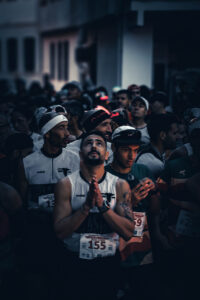 Participante corriendo por los senderos de los Montes de Fuencaliente en el Desaío Cucón