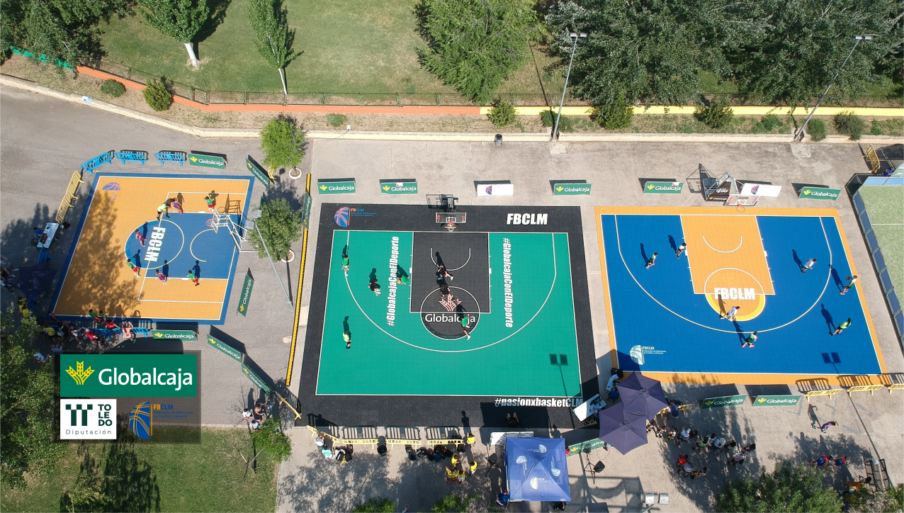 Jugadores disputando un partido de baloncesto 3x3 en las instalaciones deportivas de Seseña