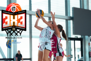 Jugadores de las selecciones de Castilla-La Mancha sub-13 y sub-15 preparados para el Campeonato de España de baloncesto 3x3 en Melilla