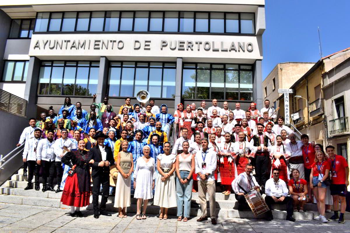 Puertollano Acoge con Entusiasmo a los Participantes del 39º Festival Internacional de Folclore 2