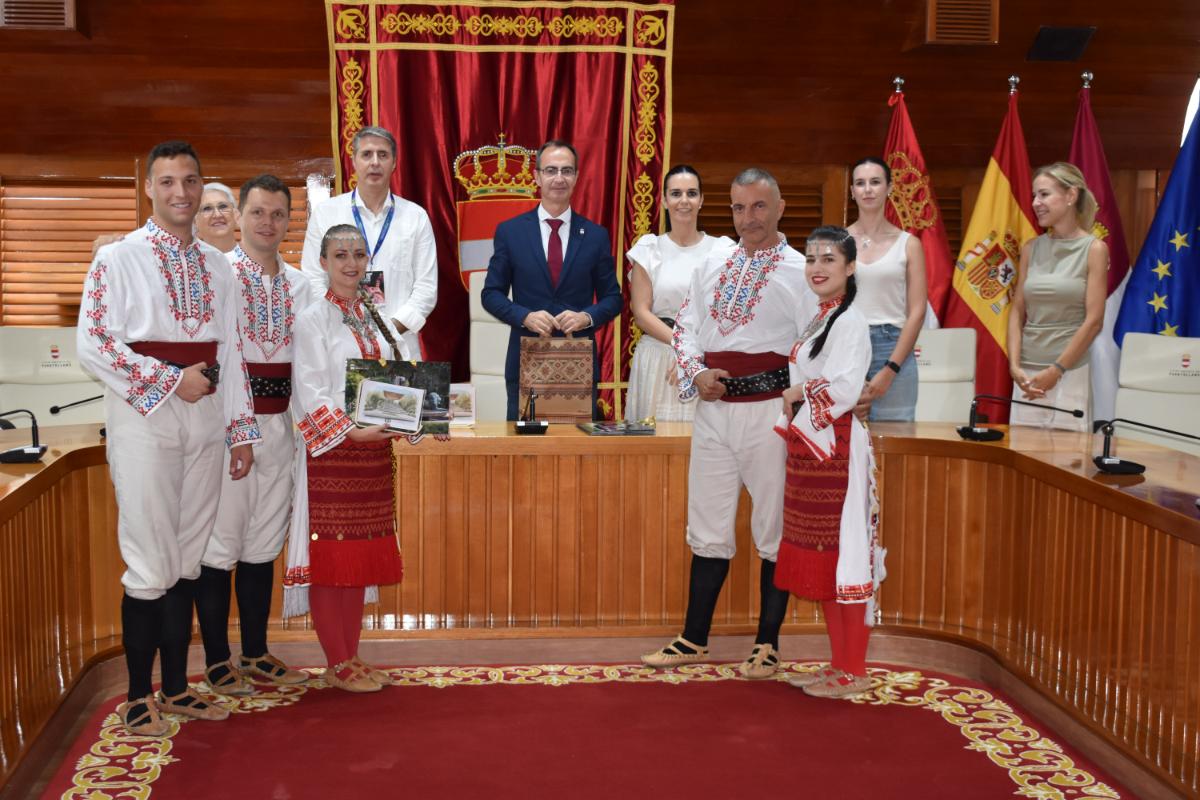 Puertollano Acoge con Entusiasmo a los Participantes del 39º Festival Internacional de Folclore 7