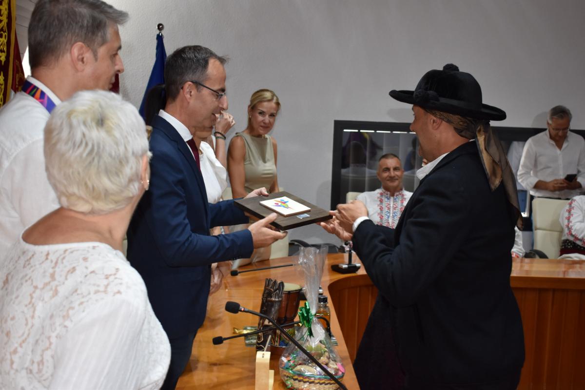 Puertollano Acoge con Entusiasmo a los Participantes del 39º Festival Internacional de Folclore 13