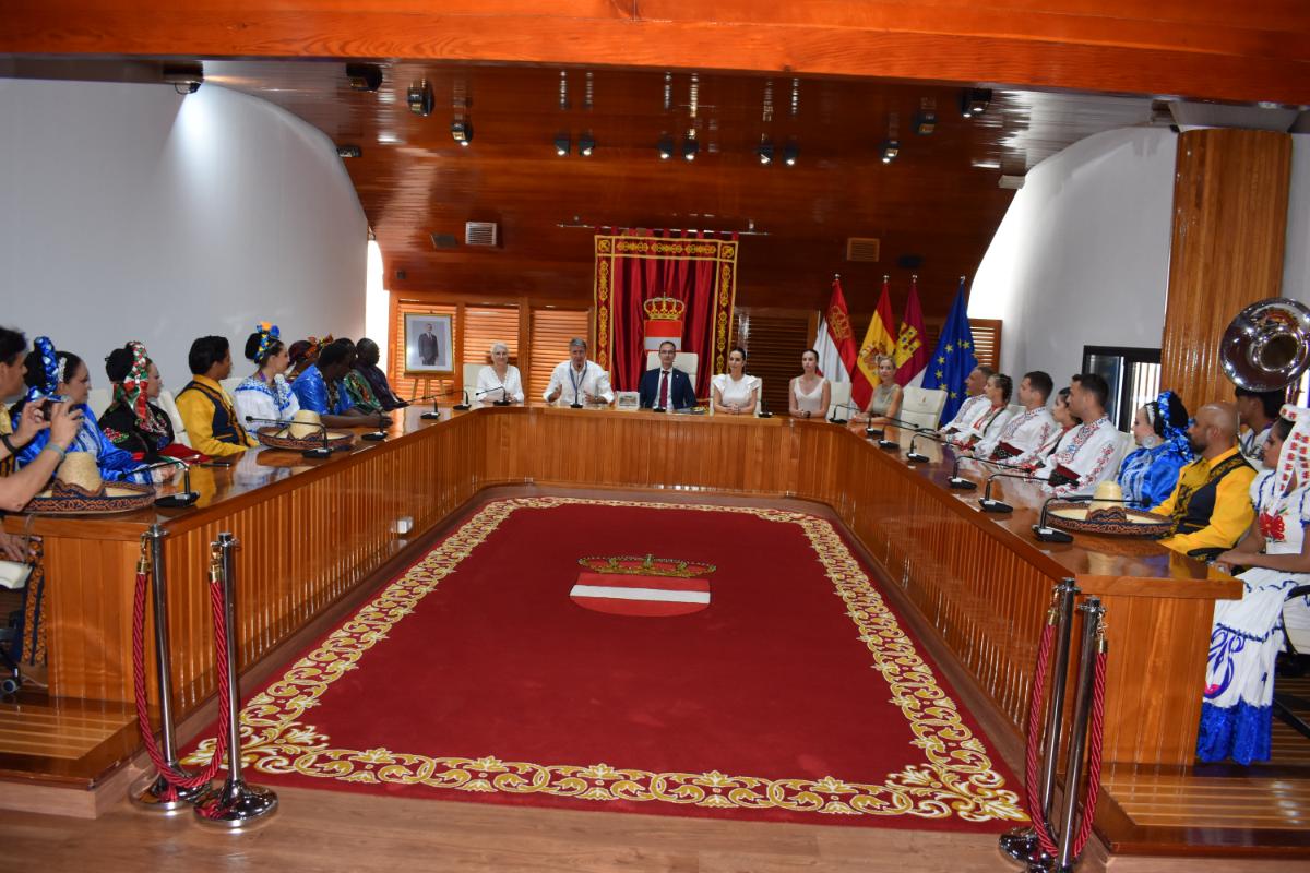 Puertollano Acoge con Entusiasmo a los Participantes del 39º Festival Internacional de Folclore 25