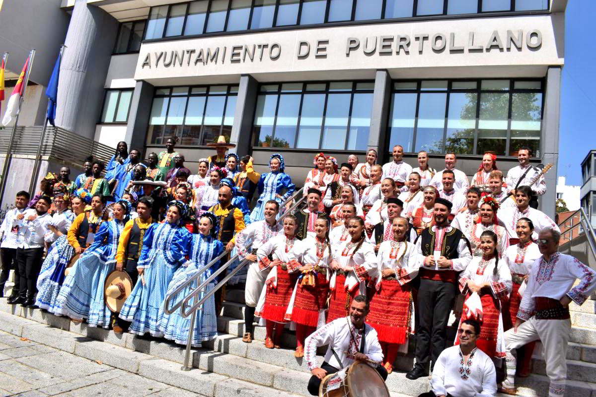 Puertollano Acoge con Entusiasmo a los Participantes del 39º Festival Internacional de Folclore 39