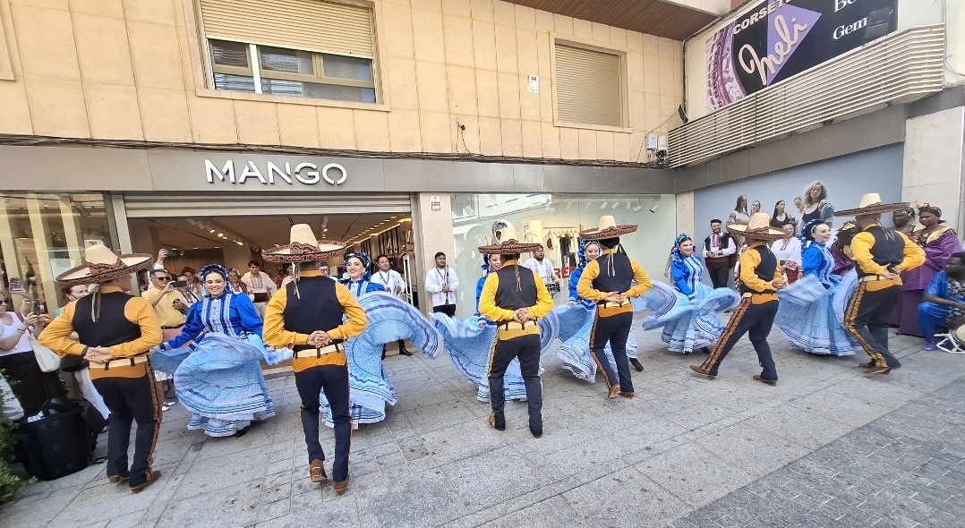 Puertollano Acoge con Entusiasmo a los Participantes del 39º Festival Internacional de Folclore 46