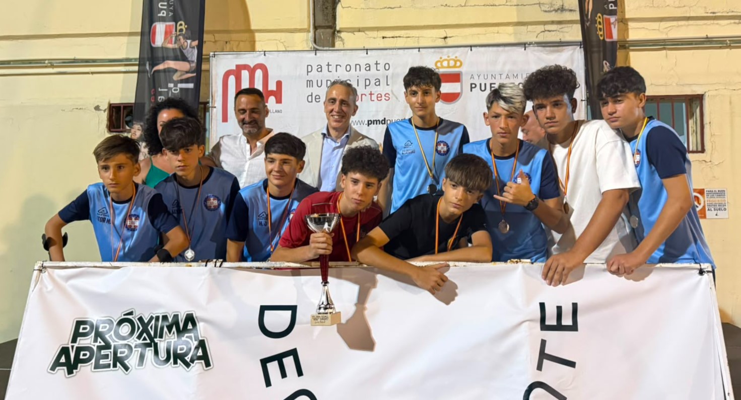Pinturas Loz Per se corona campeón del XXVII Torneo de Fútbol 7 Ciudad de Puertollano 2 Pinturas Loz Per se corona campeón del XXVII Torneo de Fútbol 7 Ciudad de Puertollano 2