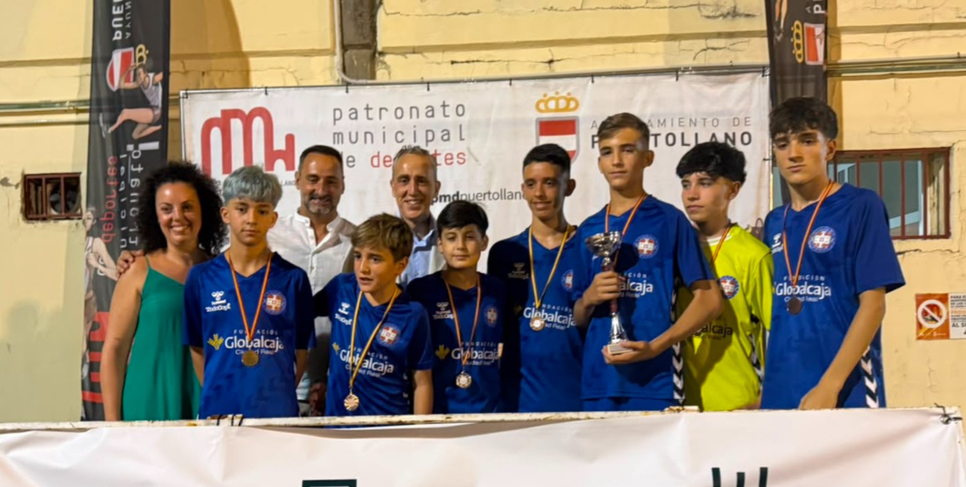 Pinturas Loz Per se corona campeón del XXVII Torneo de Fútbol 7 Ciudad de Puertollano 3 Pinturas Loz Per se corona campeón del XXVII Torneo de Fútbol 7 Ciudad de Puertollano 3