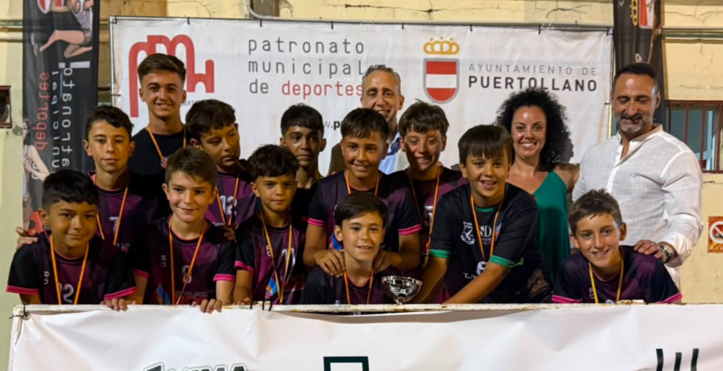 Pinturas Loz Per se corona campeón del XXVII Torneo de Fútbol 7 Ciudad de Puertollano 4 Pinturas Loz Per se corona campeón del XXVII Torneo de Fútbol 7 Ciudad de Puertollano 4