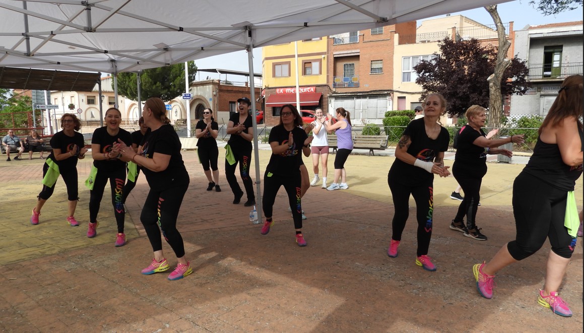 Jornada de Deporte y Convivencia en la Plaza José Noja: La Asociación de Vecinos Las Mercedes Fomenta la Comunidad 4 Jornada de Deporte y Convivencia en la Plaza José Noja: La Asociación de Vecinos Las Mercedes Fomenta la Comunidad 4