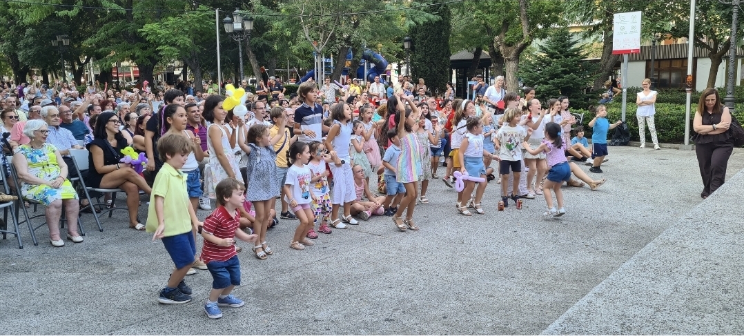 Festival de Honor: Celebrando la Entrega y Dedicación de Nuestros Mayores en Puertollano 3