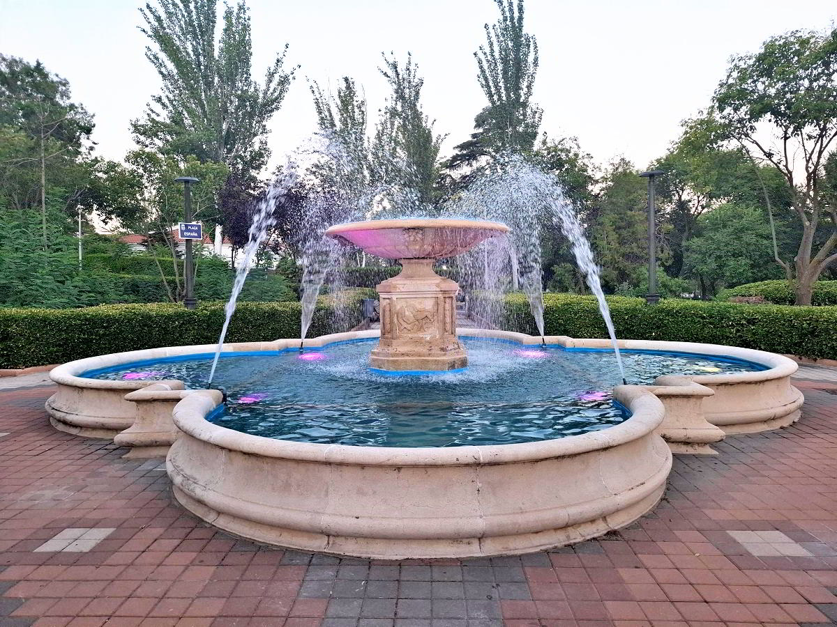 El Ayuntamiento de Puertollano Restaura la Magnificencia de la Fuente en Honor a los Mineros en Plaza España 1 El Ayuntamiento de Puertollano Restaura la Magnificencia de la Fuente en Honor a los Mineros en Plaza España 1