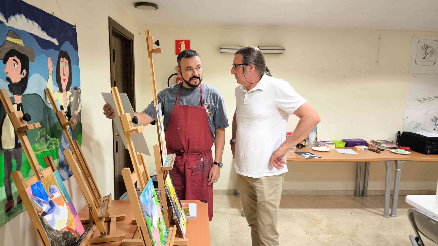 Niños pintando en el Curso de Pintura Infantil López Villaseñor en el Museo del Quijote de Ciudad Real
