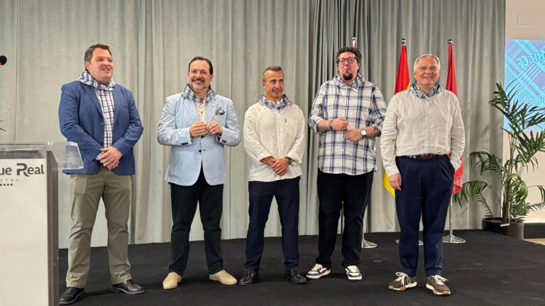 Presentación del candidato a Pandorgo 2026 ante representantes municipales en Ciudad Real