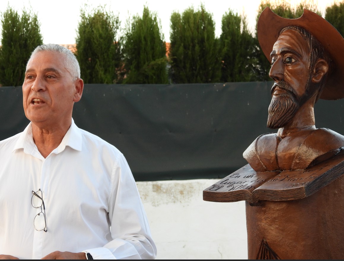 El Villar da la Bienvenida a sus Fiestas del Agua con la Inauguración de una Escultura de Don Quijote y Sancho Panza por Máximo Sáez 6 El Villar da la Bienvenida a sus Fiestas del Agua con la Inauguración de una Escultura de Don Quijote y Sancho Panza por Máximo Sáez 6